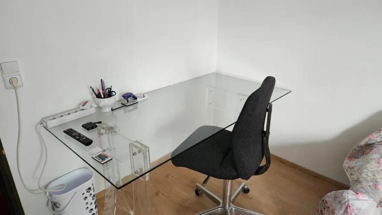 Ferienzimmer Bei Thomas - Gemuetliches Schlaf- Und Wohnzimmer Mit Modernem Bad ウルム エクステリア 写真