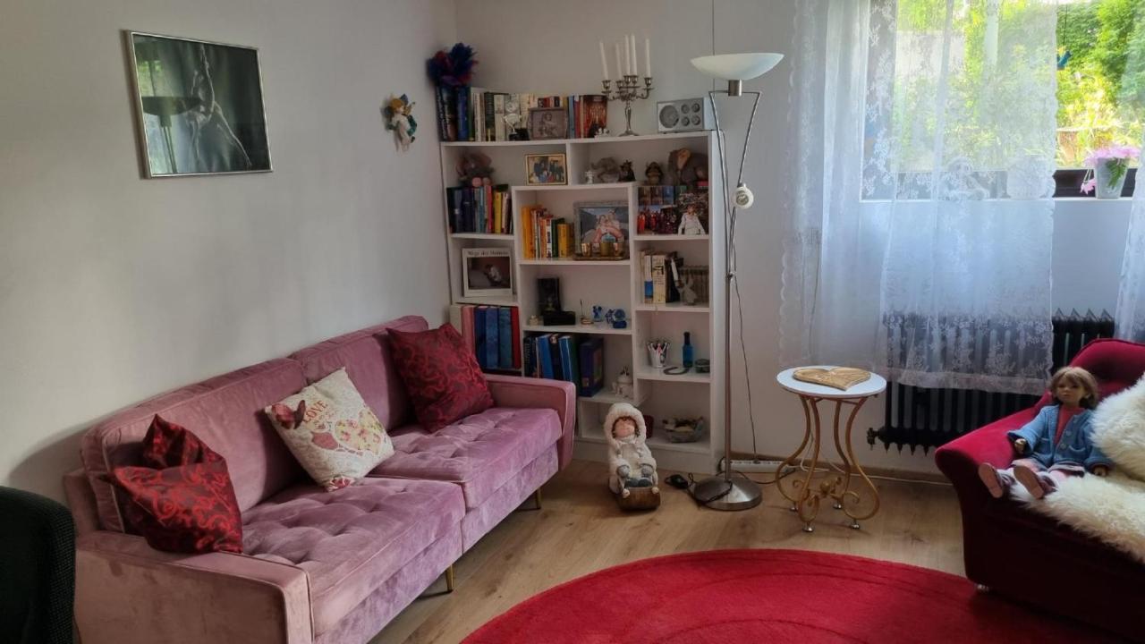 Ferienzimmer Bei Thomas - Gemuetliches Schlaf- Und Wohnzimmer Mit Modernem Bad ウルム エクステリア 写真
